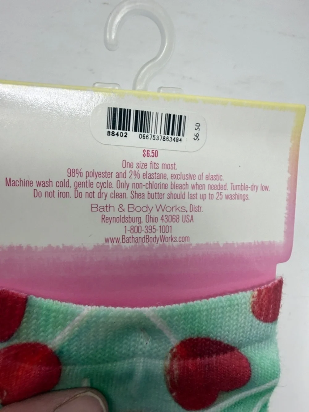 Bath & Body Works women’s Mint Lounge Socks with Red Hearts. one Size